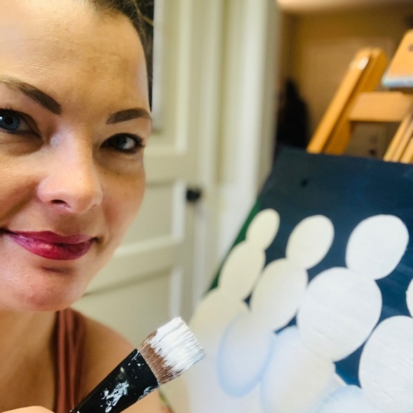 Welcome to my closet! - Picture 3 of 9